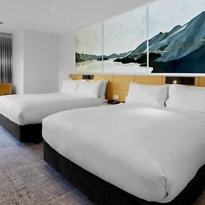 Superior Room Two Double Beds – Lake View
